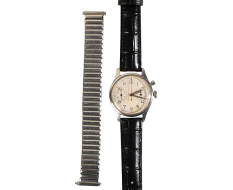 A LEMANIA STYLE GENTLEMAN'S CHRONOGRAPH STAINLESS STEEL WRISTWATCH with manual wind movement, the white dial with double subs
