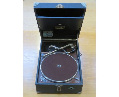 HMV (HIS MASTER'S VOICE) VINTAGE BLACK LEATHER EFFECT CASED PORTABLE GRAMAPHONE RECORD PLAYER WITH MANUAL WINDER AND No4 SOUN