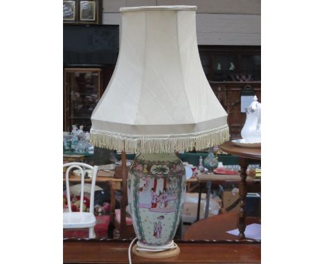 ORIENTAL STYLE CERAMIC TABLE LAMP WITH SHADE 