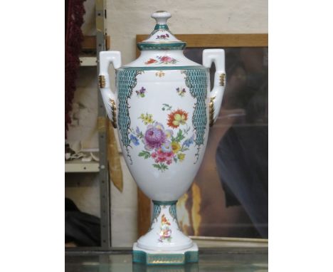 CONTINENTAL STYLE TWO HANDLED CERAMIC URN WITH COVER, APPROXIMATELY 47cm HIGH 