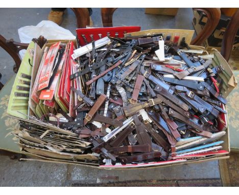LARGE QUANTITY OF VARIOUS VINTAGE WATCH STRAPS