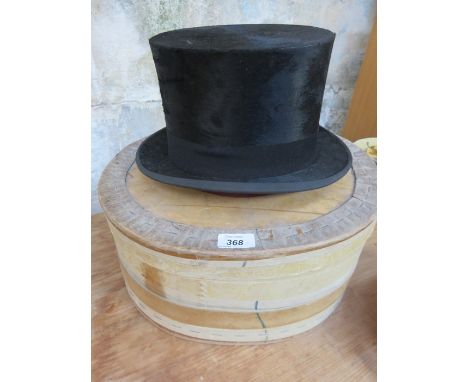 CASED VINTAGE TOP HAT 