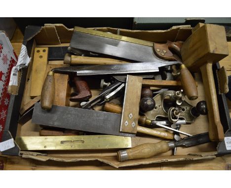 A good collection of carpenters tools.