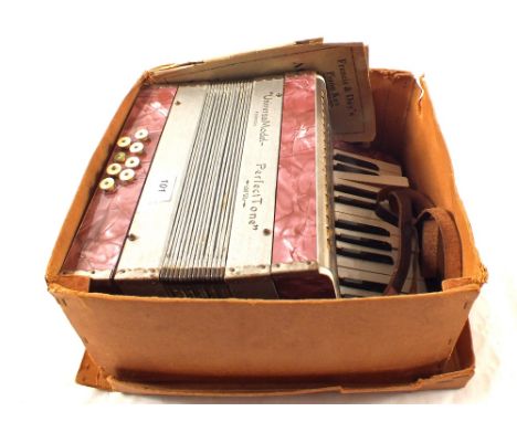 A Universal model Perfect Tone accordion
