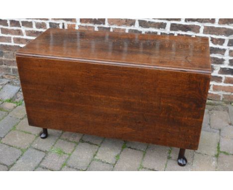 Georgian oak gate leg table on pad feet