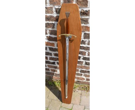 Wilkinson Sword mounted display sword H 129 cm