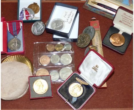 A selection of royal commemorative medallions; compact; etc.