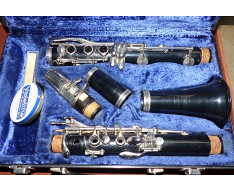 A Boosey & Hawkes clarinet, cased