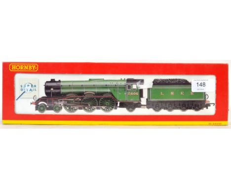 HORNBY; An original vintage Hornby Triang R2103 Cameronian railway trainset locomotive, within the original box. 00 Gauge
