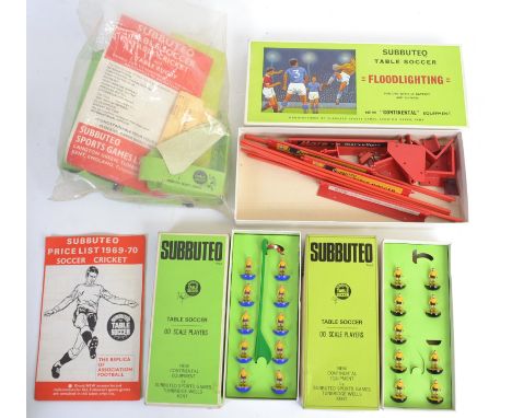 SUBBUTEO: A collection of vintage Subbuteo to include 2x teams (one complete), instruction manuals, various boxed accessories