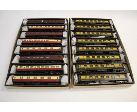 UNBOXED ROLLING STOCK 6 boxes with a variety of unboxed coaches and wagons, including Hornby (Pullman Coaches, Sleeping Cars,
