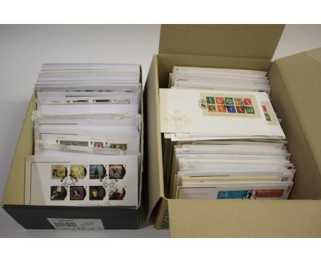 LARGE QTY OF FIRST DAY COVERS a large qty of loose First Day Covers in 5 boxes, including The Great War, D Day, Stamp Classic