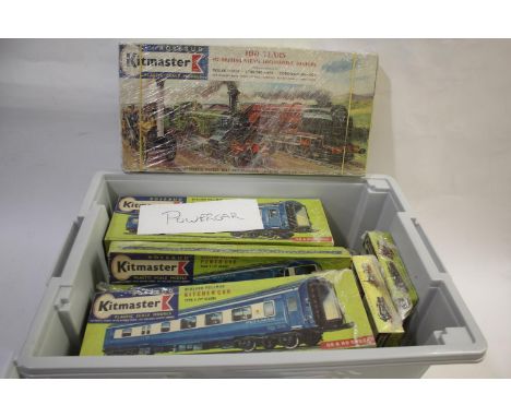 KITMASTER KITS various boxed kits including 100 Years of British Steam Locomotive History, No 32 Kitchen Car, No 31 Power Car