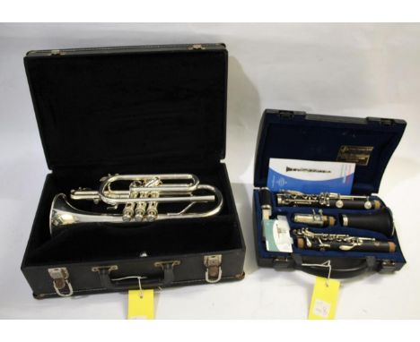 BUFFET CRAMPON CASED CLARINET a cased clarinet in 5 sections with ebonised body, marked Buffet Crampon &amp; Cie, Paris, B12.