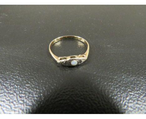 An 18ct vintage opal ring approx. weight 1.6g 