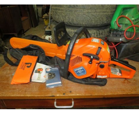 A P1 PE P6220C two-stroke / petrol chainsaw with bag and spare chain 