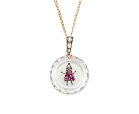 AN ANTIQUE ROCK CRYSTAL, DIAMOND, RUBY AND EMERALD FLY PENDANT AND CHAIN, 19TH CENTURY AND LATER in yellow gold and silver, t