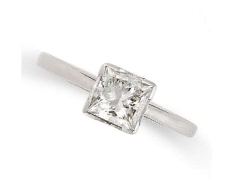 A SOLITAIRE DIAMOND RING in 18ct white gold, set with a princess cut diamond of 1.00 carat, full British hallmarks, size O / 