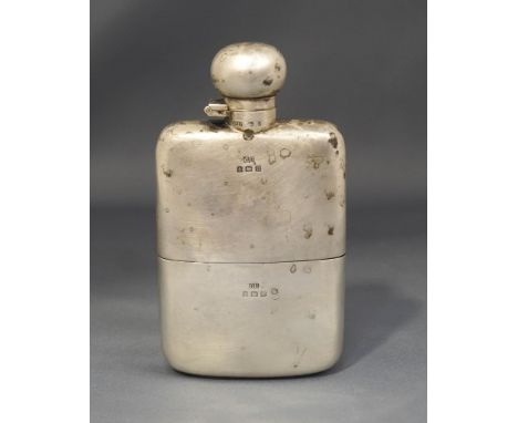 A silver hip flask, by George Unite, Birmingham 1919, the pull off cup base gilded to the interior, bayonet captife top, 14 c