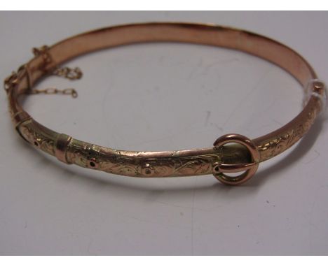 9ct YELLOW GOLD HINGED BANGLE, in form of a belt, 7 grams 