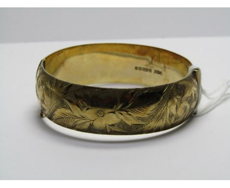 VINTAGE 9ct YELLOW GOLD HINGED BANGLE with safety chain, 26 grams 