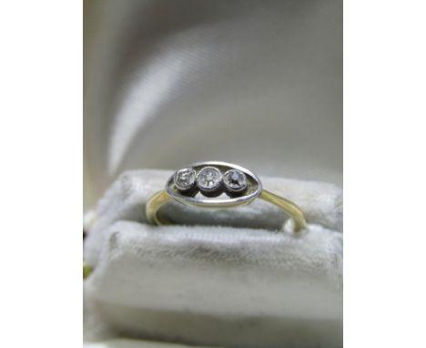 VINTAGE 18ct YELLOW GOLD &amp; PLATINUM 3 STONE DIAMOND RING, size K/L, approx 2.2 grms 