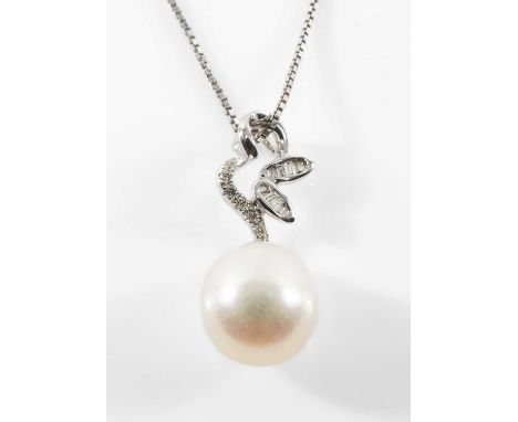 18CT WHITE GOLD PEARL & DIAMOND PENDANT, on 18ct white gold chain, 3.6gms, in Rodney Phillips of Sheffield jewellery boxProve