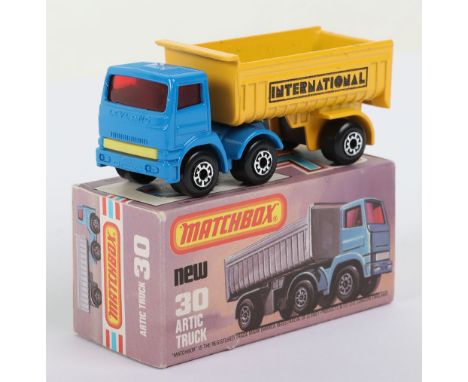 Matchbox Superfast 30d Artic Truck with PALE YELLOW Grille as opposed to bright Yellow Grille, Yellow trailer with INTERNATIO