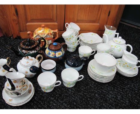 Colclough dinner service comprising of teapot, jugs, cups, saucers, side plates together with another part tea service and va