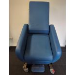 Repose Medical Chair (Damaged Back for Spares and Repairs)