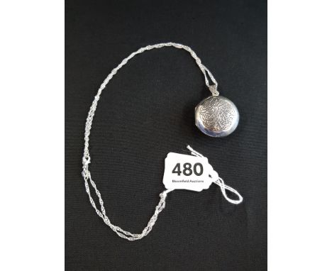 SILVER HALLMARKED CELTIC LOCKET ON SILVER CHAIN