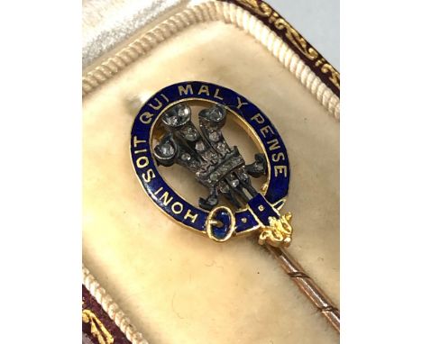 18ct gold rose diamond and enamel royal commemorative  pin boxed weight 3.1g 