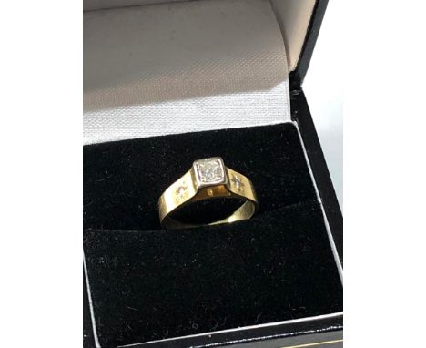 18ct gold diamond solitaire ring weight 3.2g 