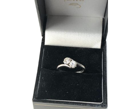 18ct gold diamond ring each diamond measures approx 4.2mm dia engraved to inside of band 