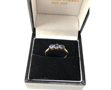 18ct gold sapphire trilogy ring 2.4g 