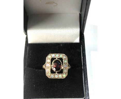 9ct gold opal and garnet ring 3g 