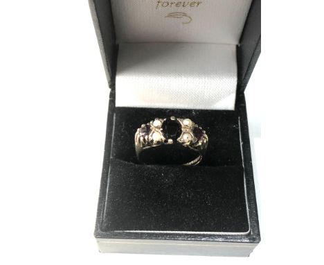 9ct gold garnet and pearl gypsy ring 3.7g 