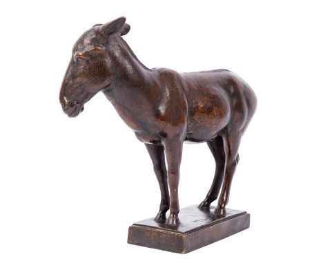 KRATZ, PAUL (1884-1958) "Stehender Esel" Bronze, braun patiniert, signiert "P. Kratz", H: 22,5 cm. Leichte Altersspuren.| KRA