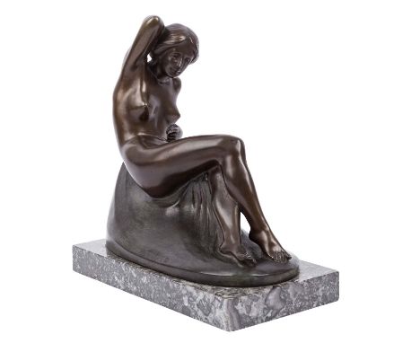 STOCKER, DANIEL (1865-1957) "Sitzender weiblicher Akt" Bronze, sig., H: ca. 25 cm. Leichte Altersspuren, Steinsockel| STOCKER