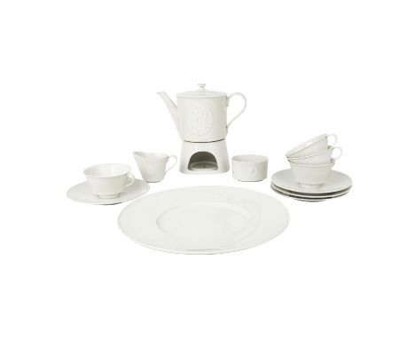 KPM Teeservice f. 4 Personen 'Arkadia weiß und Amor weiß', 2. Wahl, 20. Jh. 4 Teetassen, 4 Untertassen, 1 Teekanne (am Deckel