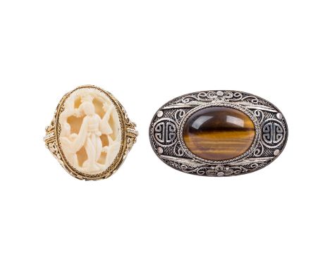 Konvolut asiatischer Schmuck, bestehend aus: 1.) Ring, Silber vergoldet, ca. 10,7 g. Sehr feine Filigranarbeit, formal schön 
