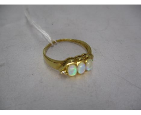 18ct Gold and 3 Opal Ring, 3g, Size O 