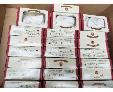 Oxford - 25 diecast model motor vehicles, mint in window boxes
