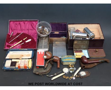 A collection of razors, gentleman's items, cufflinks, pen knives, watches, keys etc 
