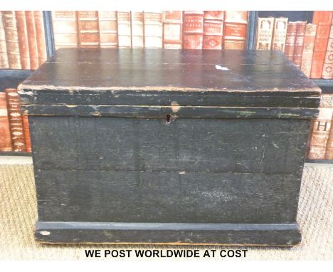 A painted pine trunk (W79cm) 