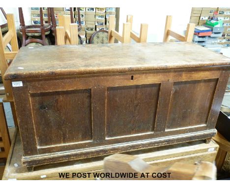A vintage pine trunk (W110 x D44 x H53cm) 