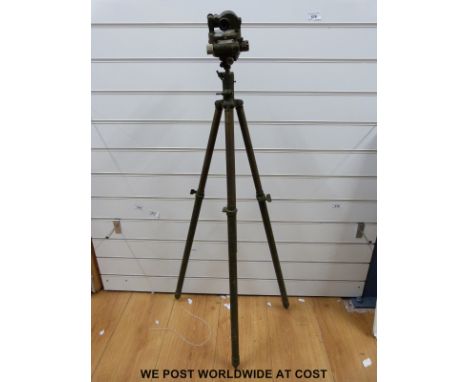 A circle aiming MI tripod mounted WWII (1941) gun sight