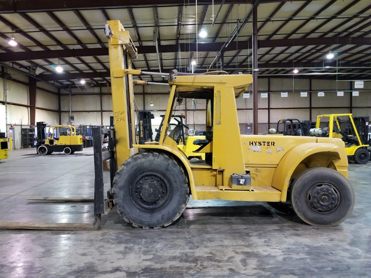 HYSTER P200B 20,000 LB. CAPACITY FORKLIFT; 87'' FORKS, 2STAGE MAST