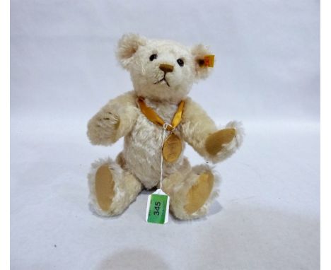 Steiff Millenium Danbury Mint Collectors Bear, Limited Edition. Blonde mohair, fully jointed, wool felt paws. 32cm tall