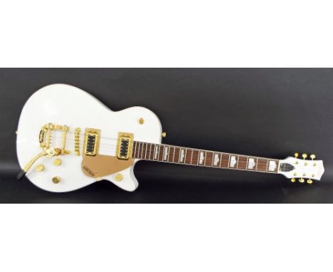 Gretsch Electromatic Pro Jet electric guitar, made in China, ser. no. CYG15xxxxx0, white finish with light surface marks, oxi